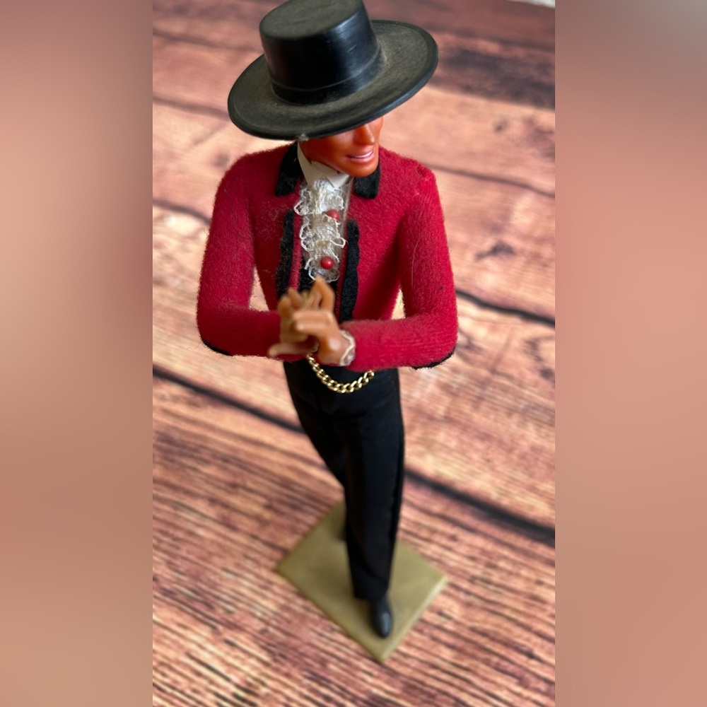 Marin Chiclana Spanish Doll Flamenco Dancer Red Jacket Black Pants Hat Spain‎